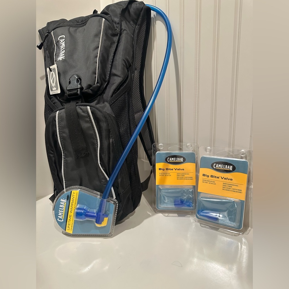 NWT Camelbak Rogue 70oz 2L Omega Hydotanium Reservoir & 2 Extra Big Bite Valves
